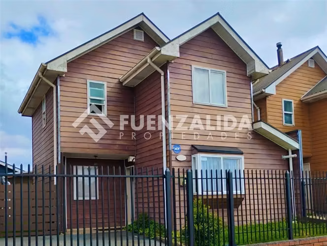 Amplia Casa 3D3B con quincho excelente ubicación Av. Austral