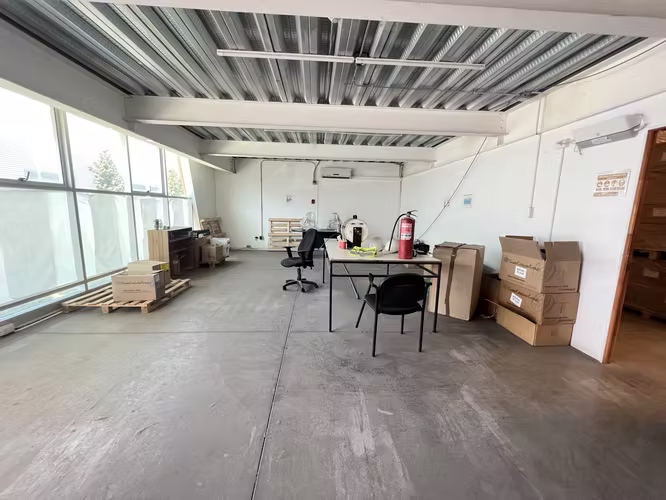 BODEGA CON OFICINA DE 1300 M2 EN CONDOMINIO  RENCA