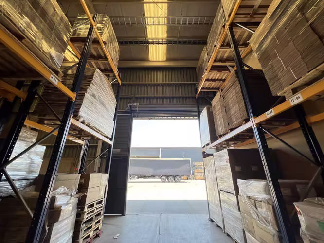 ARRIENDO BODEGA CON OFICINA DE 544 M2 EN CONDOMINIO RENCA