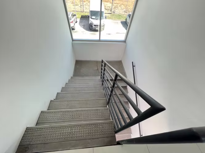 ARRIENDO BODEGA CON OFICINA DE 544 M2 EN CONDOMINIO RENCA