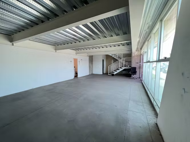 ARRIENDO BODEGA CON OFICINA DE 544 M2 EN CONDOMINIO RENCA