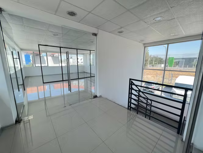 ARRIENDO BODEGA CON OFICINA DE 677  M2 EN CONDOMINIO RENCA - Imagen 8
