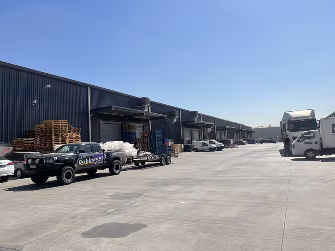 ARRIENDO BODEGA CON OFICINA DE 677  M2 EN CONDOMINIO RENCA - Imagen 3