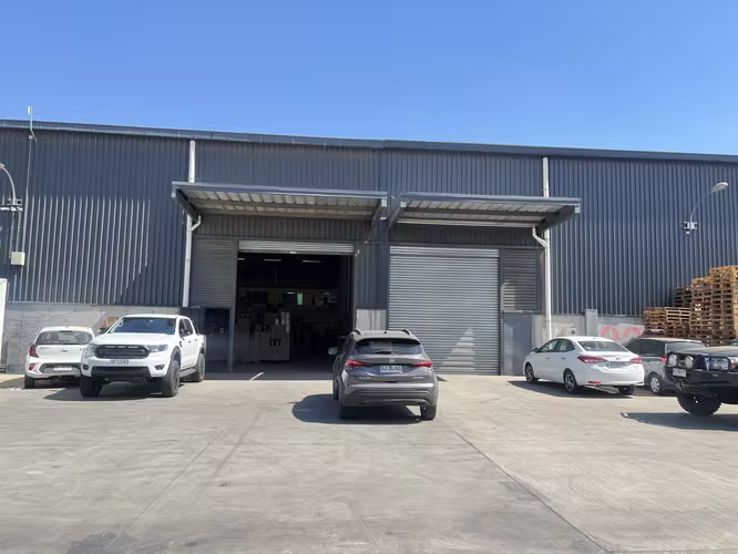 ARRIENDO BODEGA CON OFICINA DE 677  M2 EN CONDOMINIO RENCA - Imagen 2