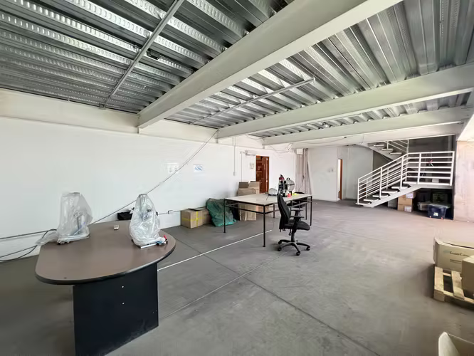 ARRIENDO BODEGA CON OFICINA DE 677  M2 EN CONDOMINIO RENCA - Imagen 18