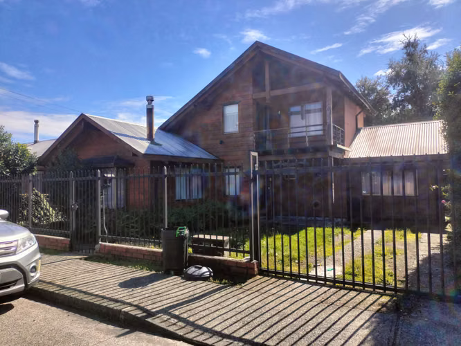 VENTA DE CASA EN PUCÓN A PASOS DEL CENTRO (160823)