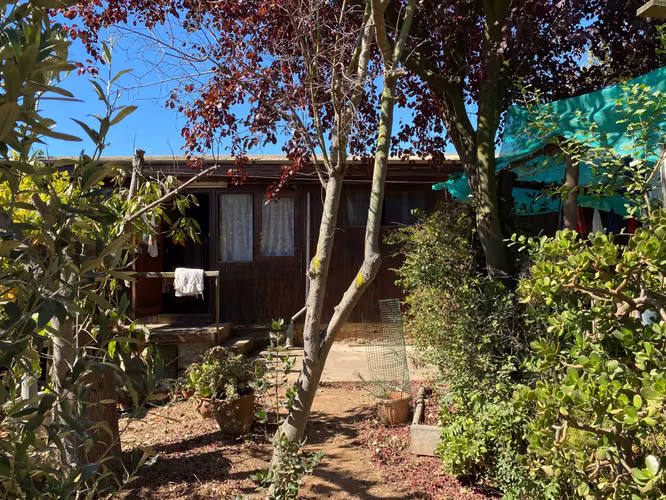 Gran terreno, casa , cercano al outlet (160832)