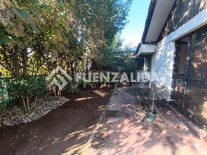Casa en venta de 4 dorm. en Las Condes