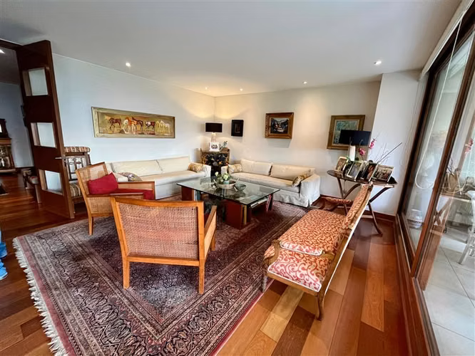 Exclusivo departamento en venta de 4 dorm. en Las Condes