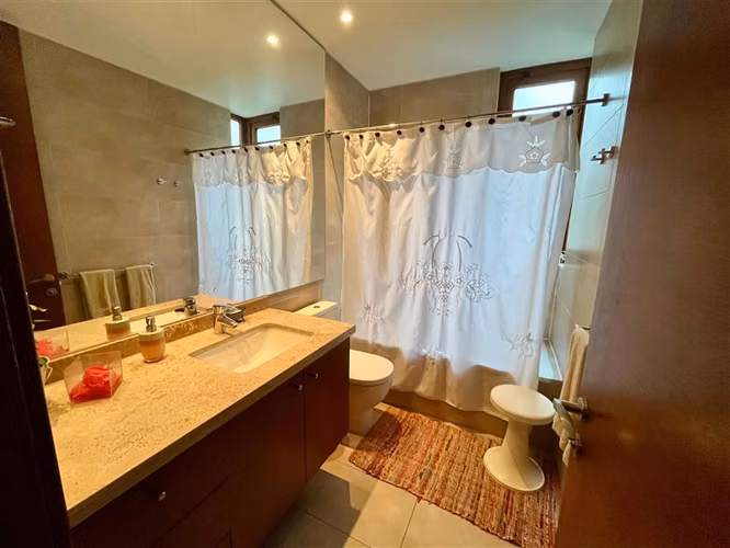 Exclusivo departamento en venta de 4 dorm. en Las Condes