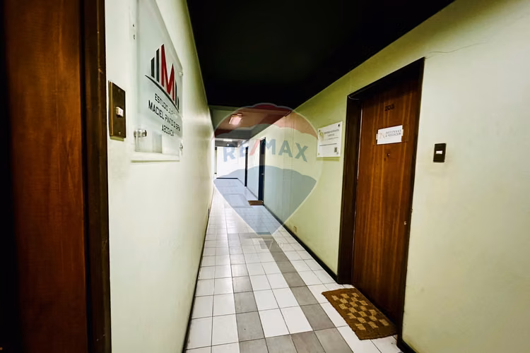 Oficina en santiago, sector tribunales - Imagen 12