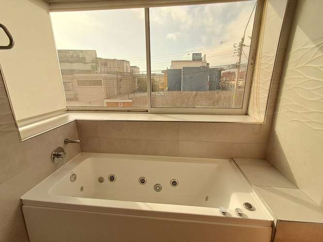 VENTA AMPLIA CASA CON EXCELENTE PLUSVALÍA SECTOR NORTE - Imagen 10