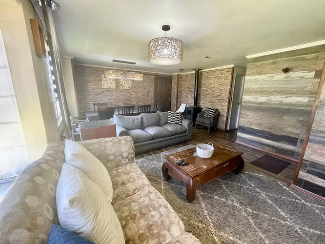 LUMINOSA CASA EN VENTA EN EXCELENTE BARRIO Y CONECTIVIDAD - Imagen 4