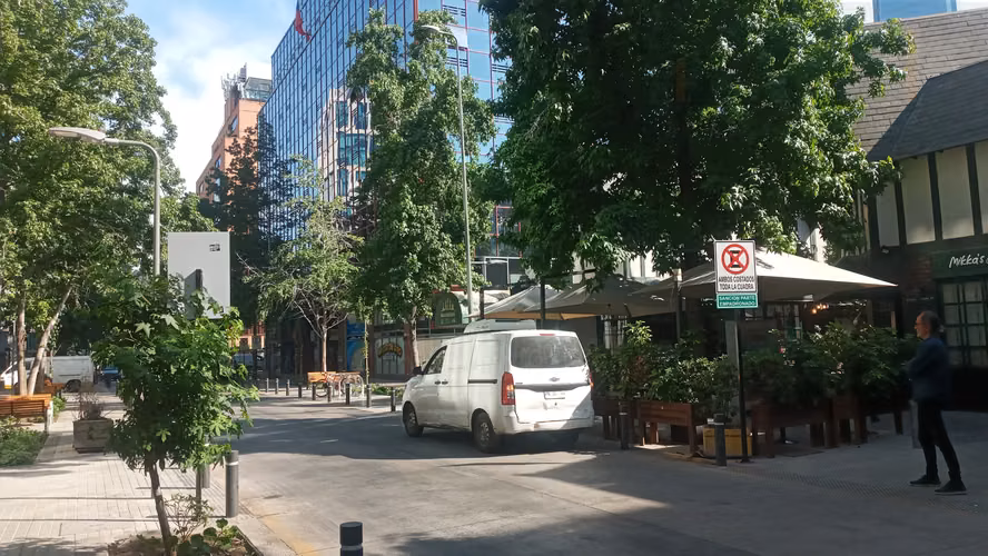 VENTA OFICINA PASOS METRO LOS LEONES