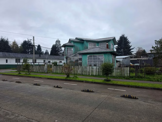 Casa Amplia y Moderna en Sector Tranquilo (160982)