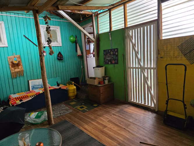 Casa Amplia y Moderna en Sector Tranquilo (160982)