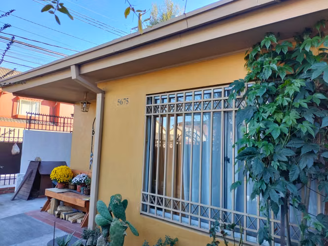 ¡Oportunidad Única! Casa Esquina con Gran Terreno y Conectividad total, Villa la Posada Coronel