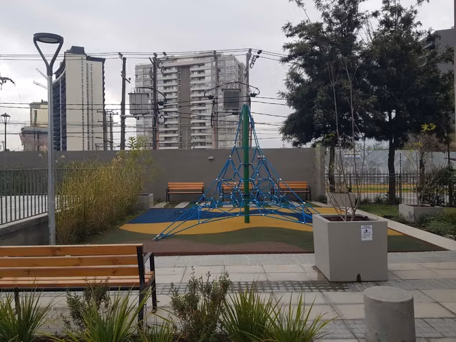DEPARTAMENTO EN VENTA, LA FLORIDA, CON ESTACIONAMIENTO Y BODEGA