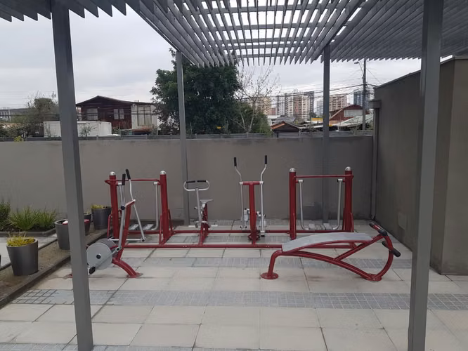 DEPARTAMENTO EN VENTA, LA FLORIDA, CON ESTACIONAMIENTO Y BODEGA