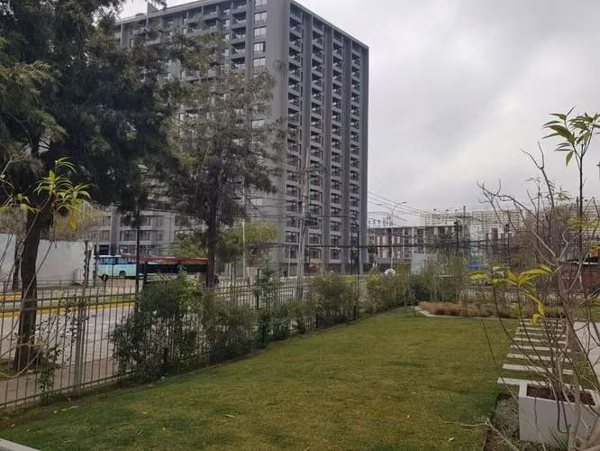 DEPARTAMENTO EN VENTA, LA FLORIDA, CON ESTACIONAMIENTO Y BODEGA