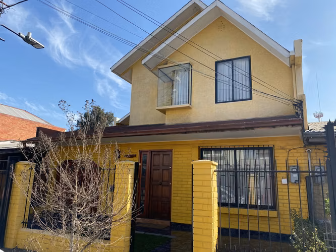 Cómoda e impecable casa a la venta