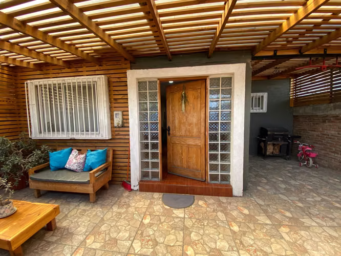 Espaciosa Casa Familiar en Zona Tranquila (161036) - Imagen 6