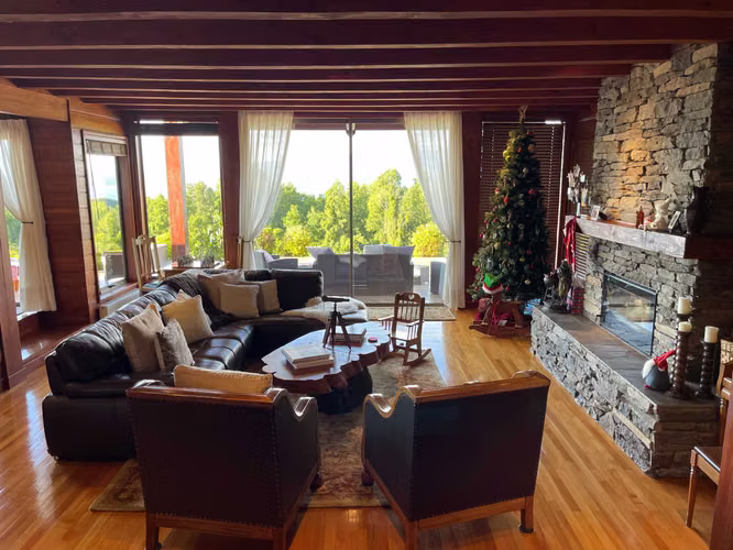 CASA DE LUJO CON VISTA AL LAGO EN VENTA EN PUCÓN (161027) - Imagen 4