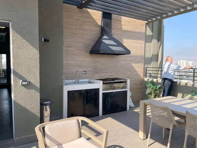 Studio en Venta, confortable, buena conectividad, cercano a Municipalidad de San Miguel y Hospitales Barros Luco y Exequiel Cortés