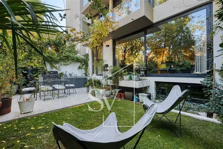 Espectacular Tríplex con jardín, en una excelente ubicación