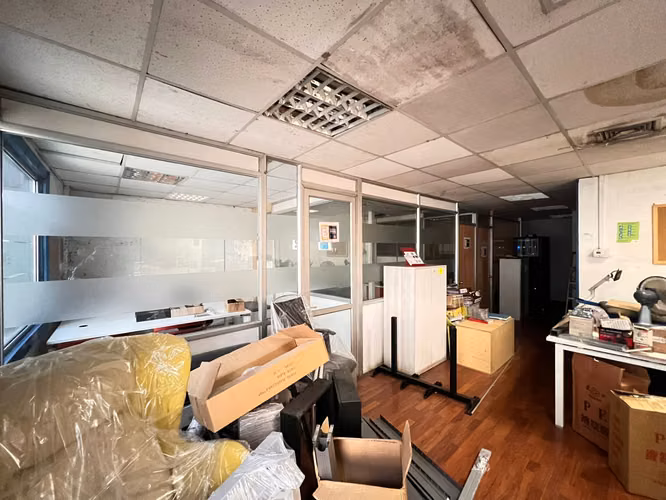 BODEGA CON AMPLIAS OFICINAS DE 1600 M2 SAN BERNARDO