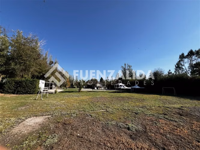 Casa en venta de 3 dorm. en Calera de Tango