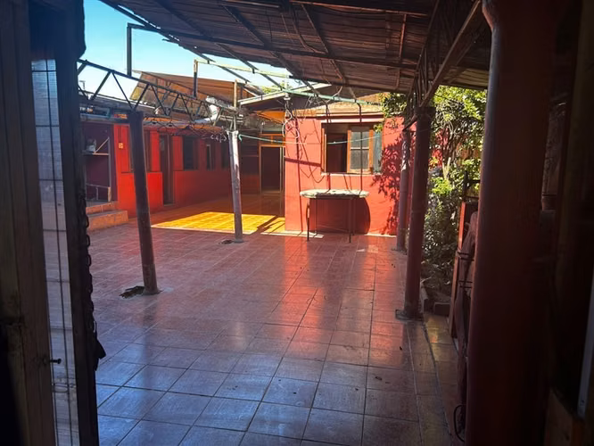 VENTA CASA 427/ 300 CONST 2 CASAS 7 D/ 2B INDEPENDIENTES