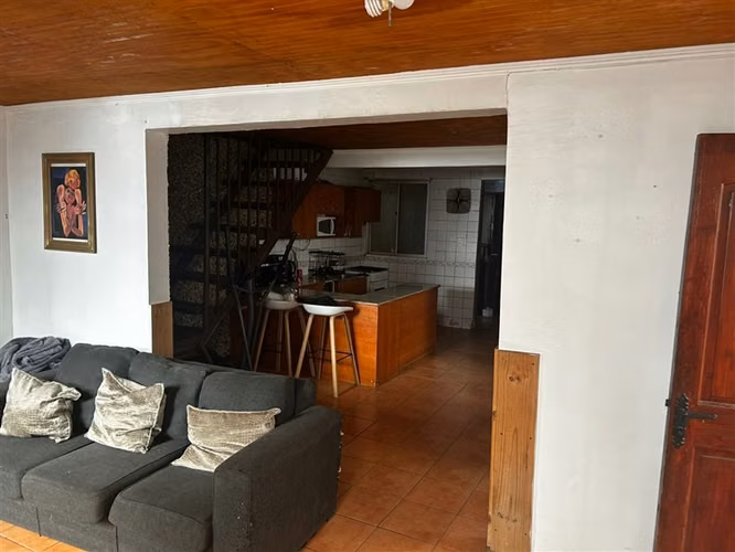 VENTA CASA 427/ 300 CONST 2 CASAS 7 D/ 2B INDEPENDIENTES