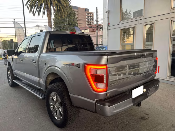 FORD F-150 PLATINIUM