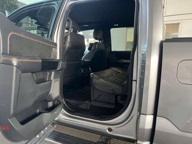 FORD F-150 PLATINIUM