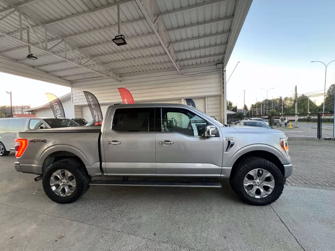 FORD F-150 PLATINIUM