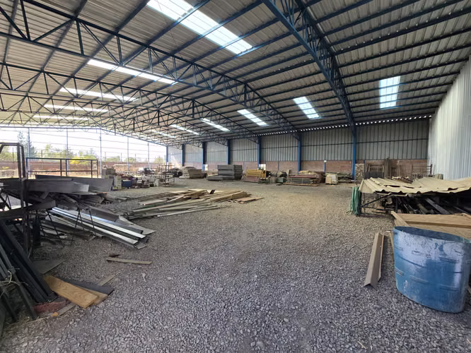 PEÑAFLOR: PROPIEDAD INDUSTRIAL 5.800 M2, A 200 MTS AUTOPISTA DEL SOL