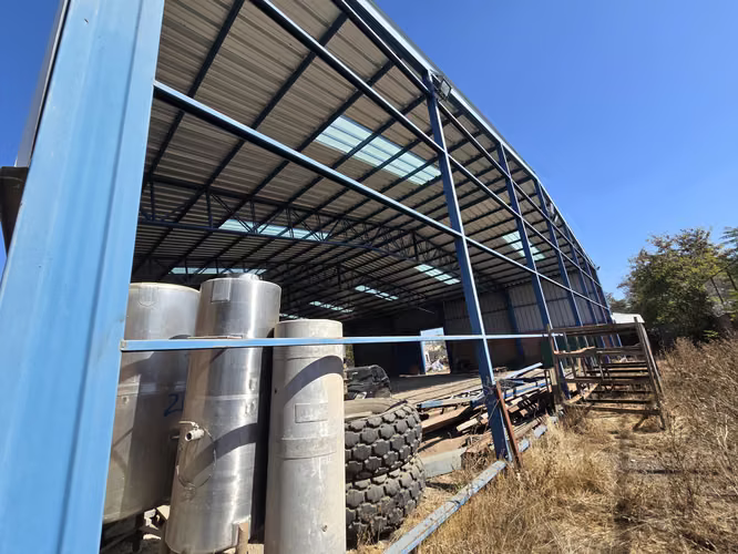 PEÑAFLOR: PROPIEDAD INDUSTRIAL 5.800 M2, A 200 MTS AUTOPISTA DEL SOL