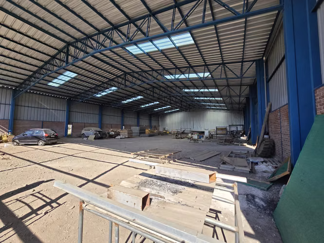 PEÑAFLOR: PROPIEDAD INDUSTRIAL 5.800 M2, A 200 MTS AUTOPISTA DEL SOL