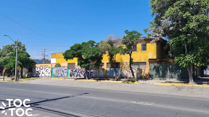 INMOBILIARIAS: 1160 m2 EN ESQUINA JULIO COVARRUBIAS - UNO SUR