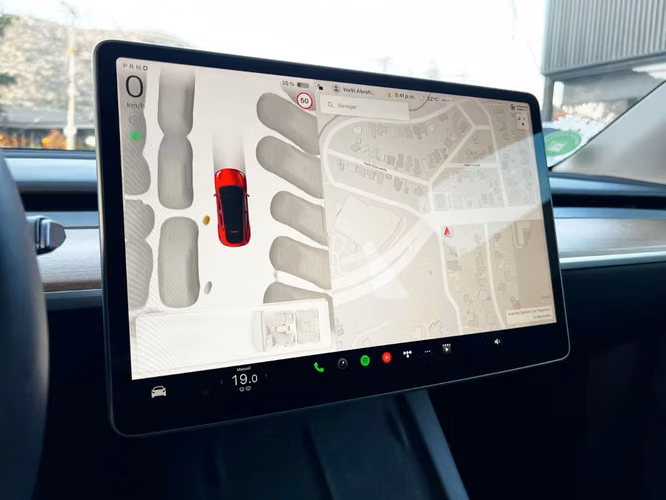 TESLA MODEL Y STANDART RANGE  2025