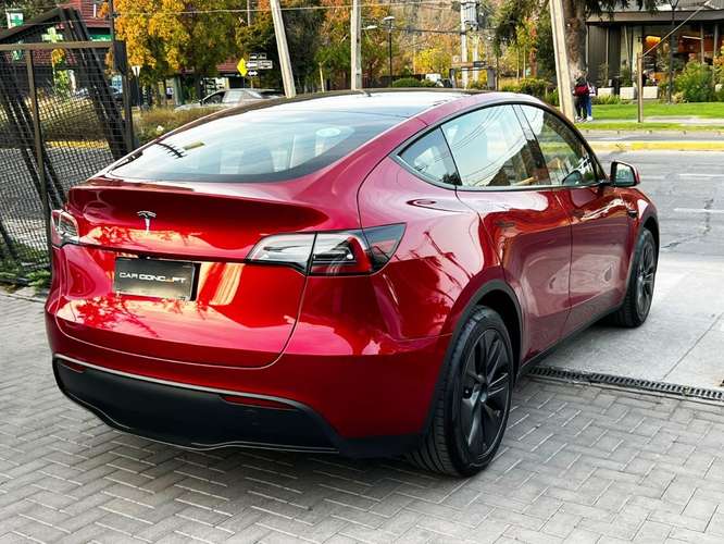 TESLA MODEL Y STANDART RANGE  2025 - Imagen 4