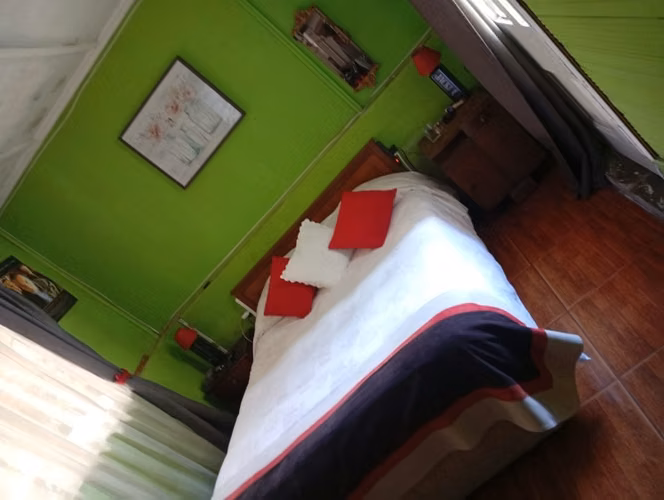 VENDO AMPLIA PROPIEDAD CON AMPLIO TERRENO
