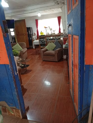 VENDO AMPLIA PROPIEDAD CON AMPLIO TERRENO