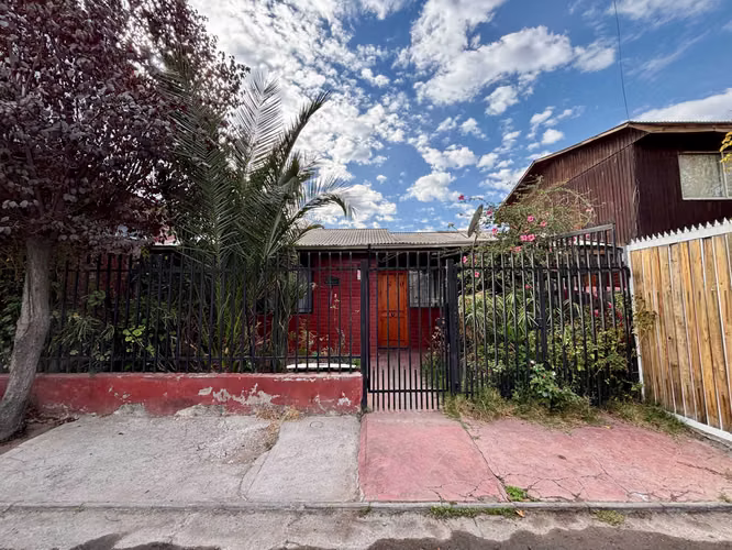 Acogedora Casa a pasos de Av. Gabriela Pte. (161336)