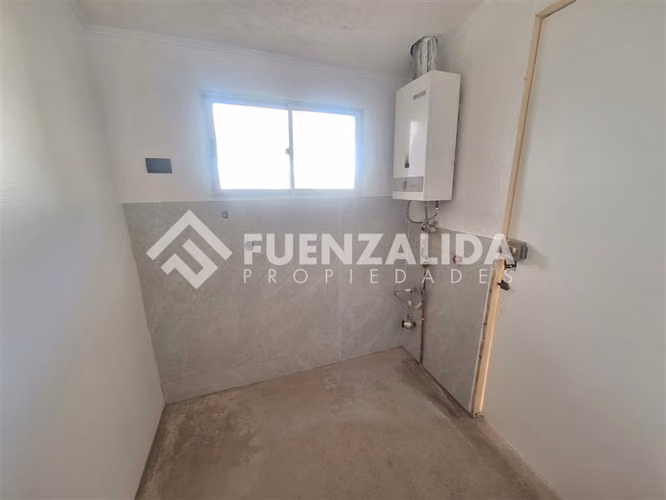 Casa en arriendo de 2 dorm. 1 Baño Centro de Peñaflor .