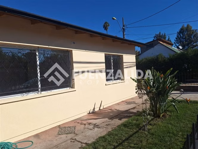 Casa en arriendo de 2 dorm. 1 Baño Centro de Peñaflor .