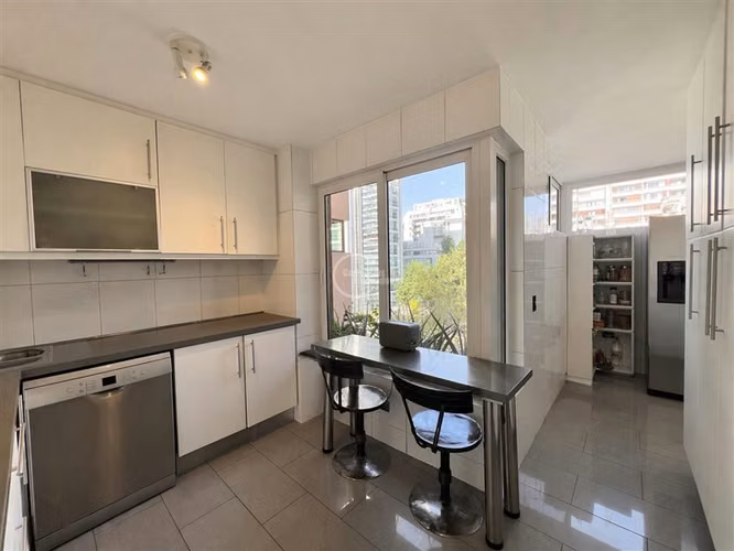 Departamento en arriendo de 2 dorm. en Las Condes