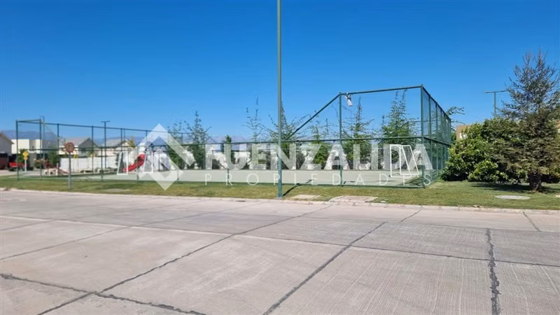 Arriendo Casa 3 D - 3 B - 3 Estacionamientos ( Buin )