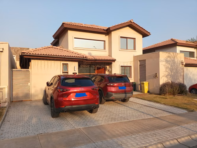 SOLIDA Y LINDA CASA EN CONDOMINIO ALCAZAR BRISAS NORTE
